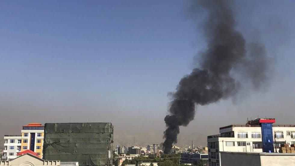 Afghanistan : une attaque à la bombe vise le convoi du vice-président, au moins six morts Afghanistan : une attaque à la bombe vise le convoi du vice-président, au moins six morts