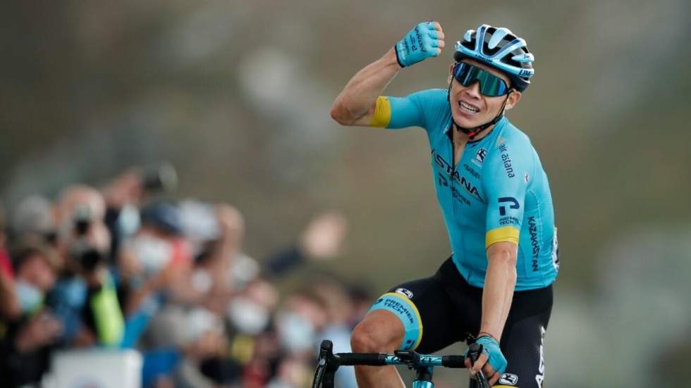 Tour de France : le Colombien Miguel Angel Lopez gagne la 17e étape, Roglic conserve le maillot jaune