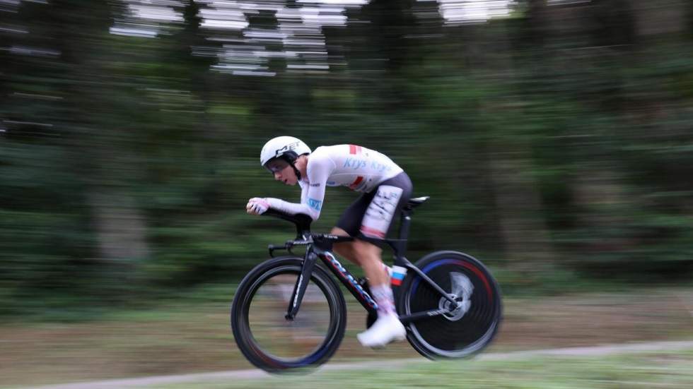 Tour de France : Tadej Pogacar remporte le contre-la-montre et le maillot jaune