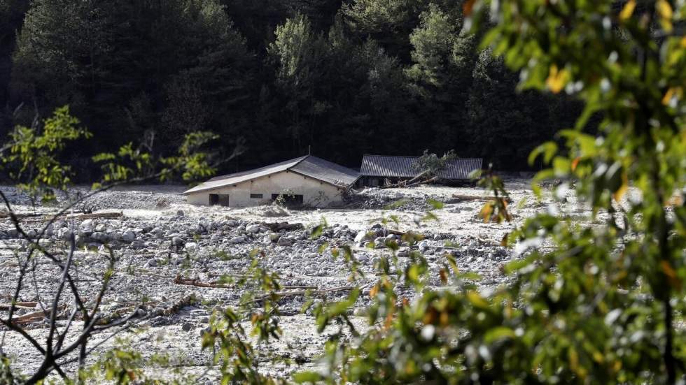 Tempête Alex : les secours intensifient leurs efforts à la frontière franco-italienne