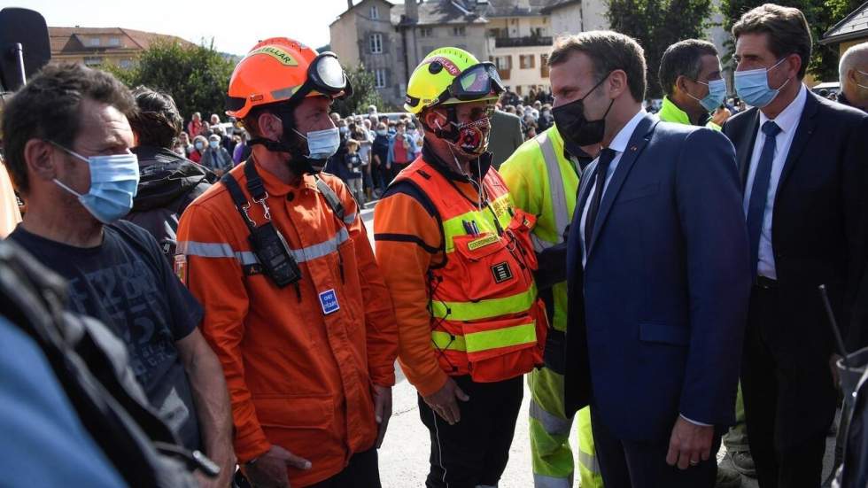 Inondations dans les Alpes-Maritimes : Macron promet "plusieurs centaines de millions d'euros"