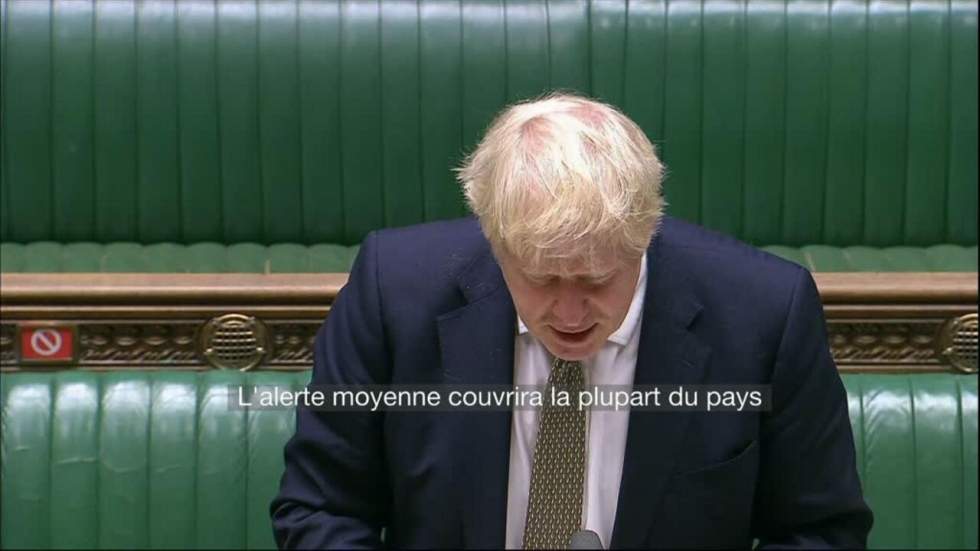 Covid-19 : Boris Johnson réactive les hôpitaux de campagne et ferme les pubs à Liverpool