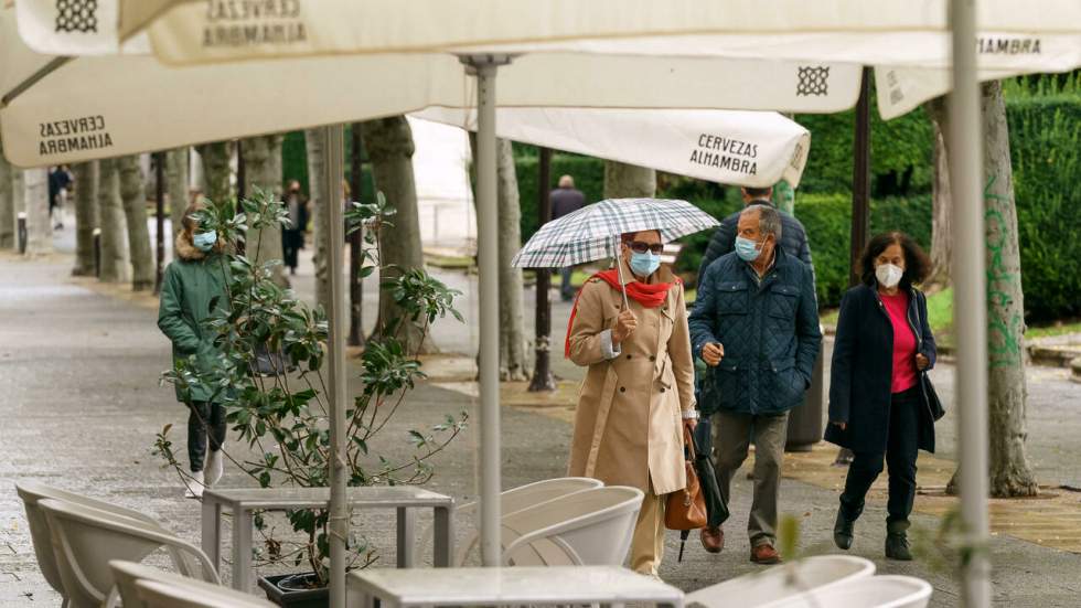 Le Covid-19 s'étend en Europe, les restrictions sanitaires renforcées dans plusieurs pays