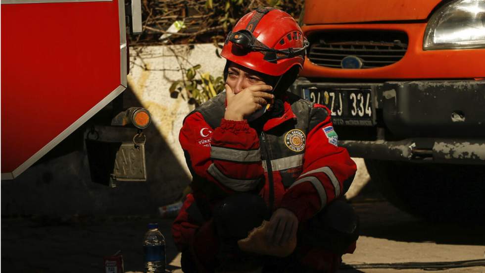 Séisme en mer Égée : le bilan atteint les 100 morts, près d'un millier de blessés