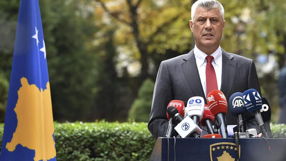 Accusé de crimes de guerre, le président démissionnaire du Kosovo placé en détention à La Haye