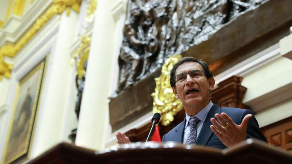 Au Pérou, le Parlement approuve la destitution du président Martin Vizcarra