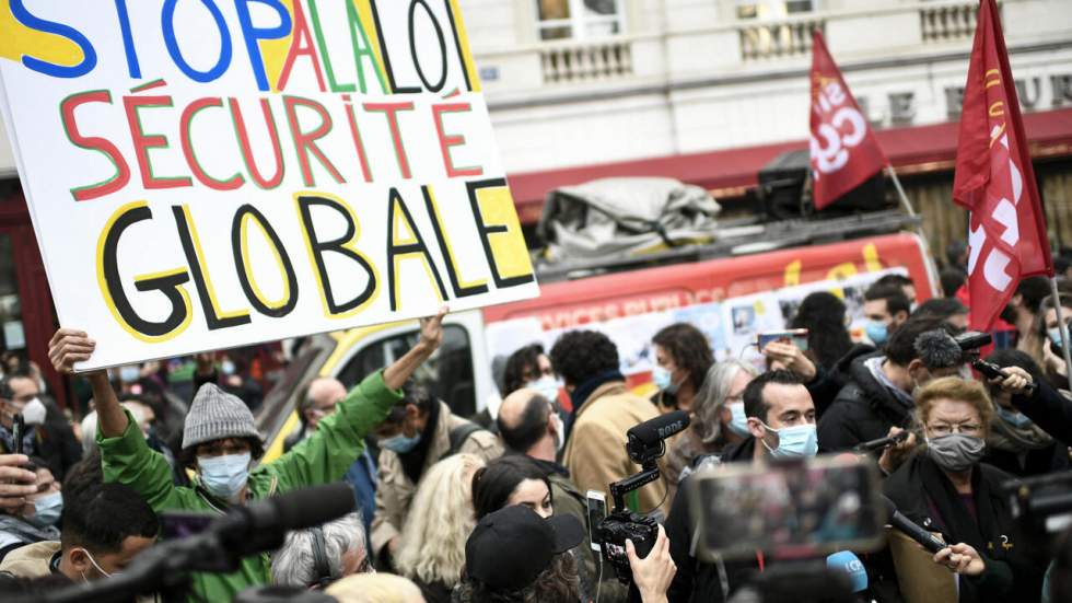 "Sécurité globale" : les députés examinent le texte controversé, les opposants manifestent