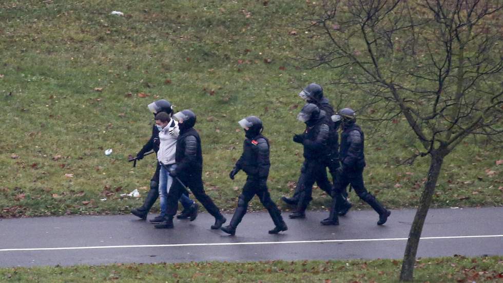 Nouvelle manifestation de l'opposition biélorusse, des dizaines d'arrestations