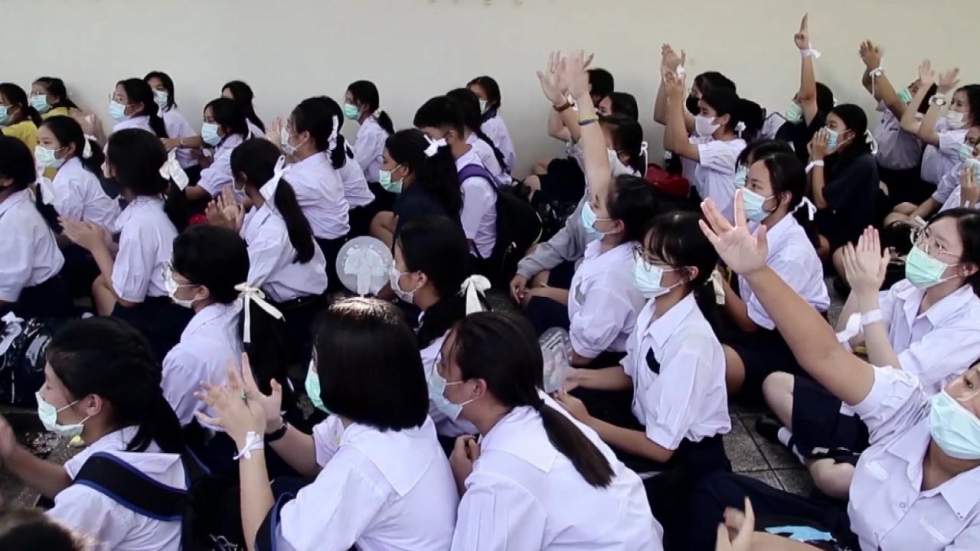 En Thaïlande, avec les manifestants qui défient le pouvoir et la monarchie