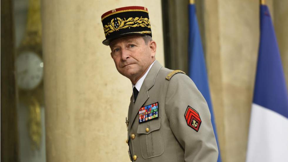 Général Pierre de Villiers : de l'armée à la politique ?