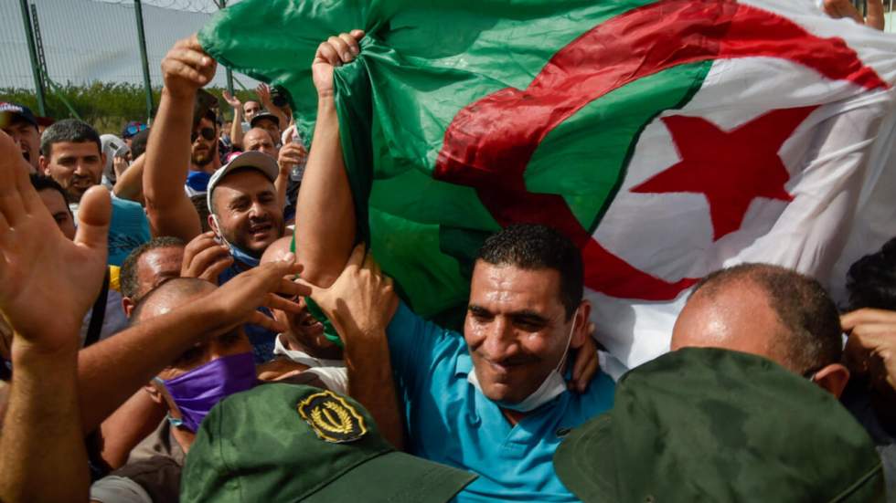 Algérie : un an de prison avec sursis pour Karim Tabbou, figure emblématique du "Hirak"