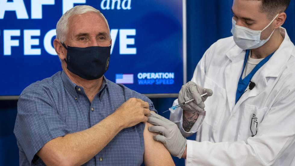 États-Unis : le vice-président Mike Pence s'est fait vacciner contre le Covid-19 en public