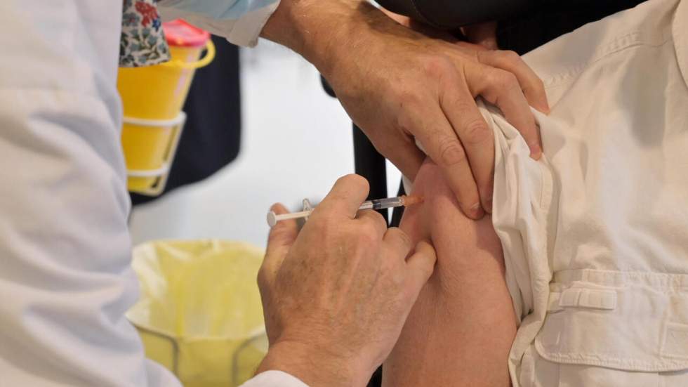 Covid-19 : Paris assume les lenteurs de la campagne vaccinale