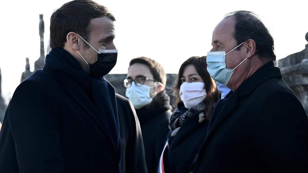 Emmanuel Macron rend hommage à François Mitterrand entouré de vétérans du PS