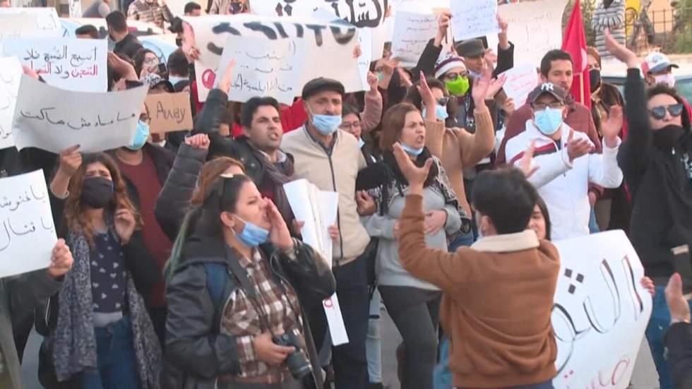 En Tunisie, les manifestations contre le système continuent En Tunisie, les manifestations contre le système continuent