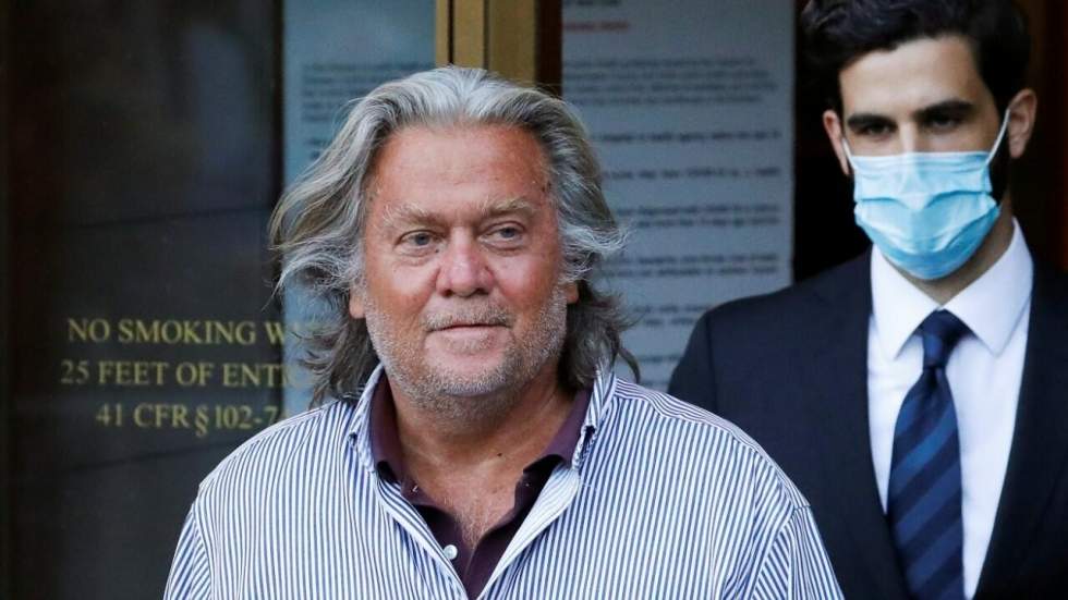 À quelques heures de son départ, Donald Trump gracie son ex-conseiller Steve Bannon À quelques heures de son départ, Donald Trump gracie son ex-conseiller Steve Bannon