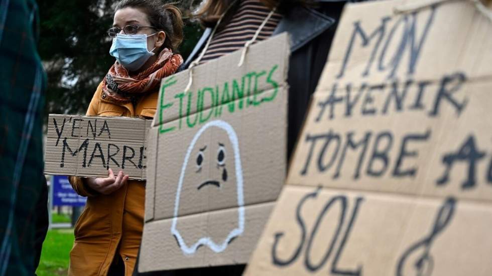 Repas à 1 euro, "chèque-psy"... les annonces de Macron face à la grogne des étudiants Repas à 1 euro, "chèque-psy"... les annonces de Macron face à la grogne des étudiants