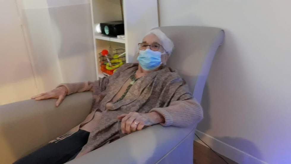 Vaccination dans les Ehpad : "Je le fais pour ne pas contaminer la jeunesse" Vaccination dans les Ehpad : "Je le fais pour ne pas contaminer la jeunesse"