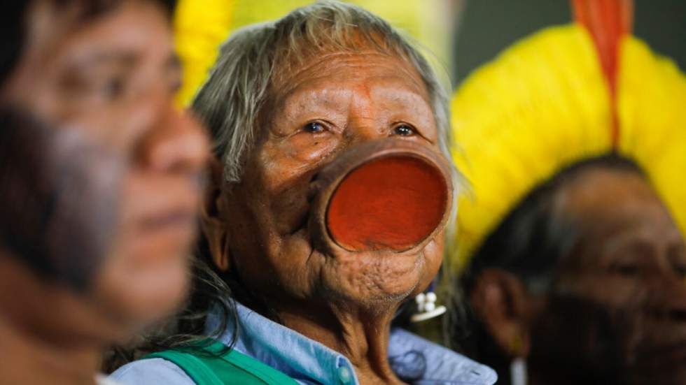 Amazonie : le chef Raoni dénonce Jair Bolsonaro devant la CPI pour "crimes contre l'humanité" Amazonie : le chef Raoni dénonce Jair Bolsonaro devant la CPI pour "crimes contre l'humanité"