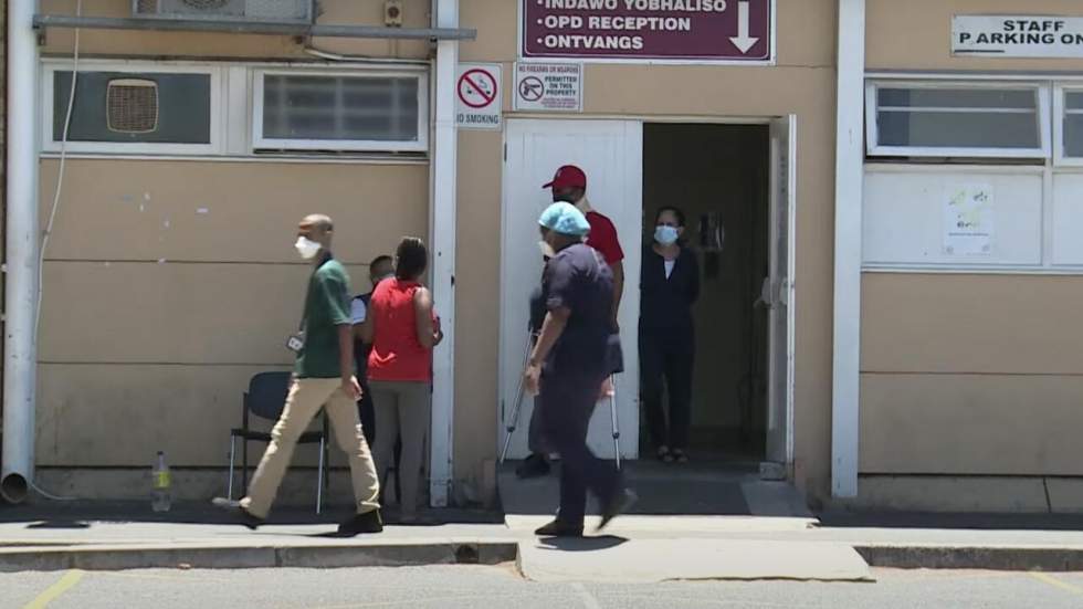Submergée par le Covid-19, l'Afrique du Sud en attente des premiers vaccins Submergée par le Covid-19, l'Afrique du Sud en attente des premiers vaccins