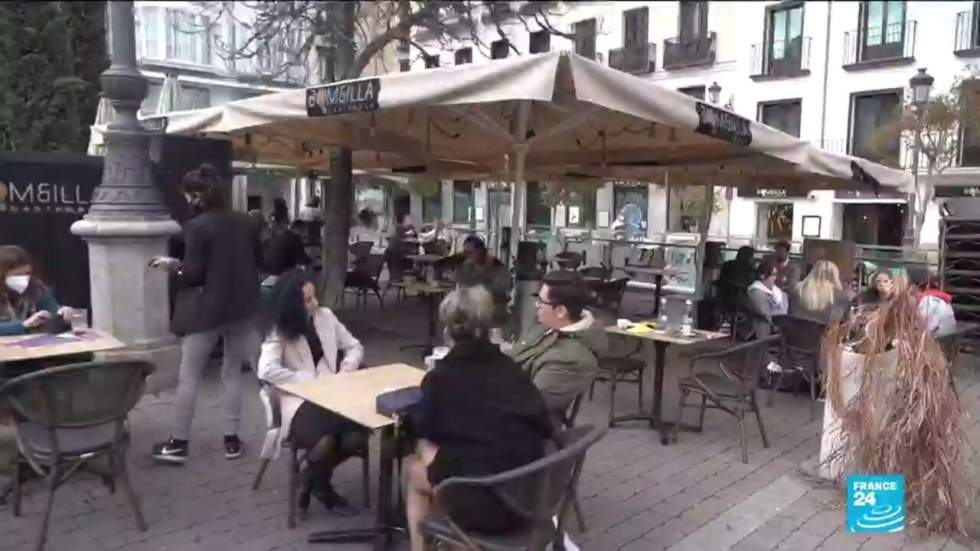 En Espagne, les touristes français sont nombreux à venir profiter des bars et des restaurants