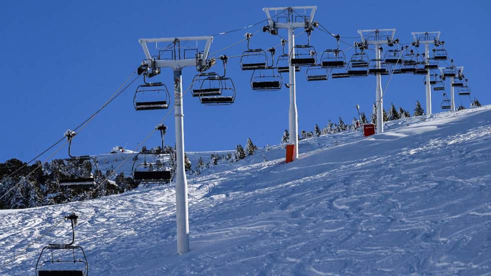 Covid-19 en France : le ski alpin interdit au mois de février Covid-19 en France : le ski alpin interdit au mois de février