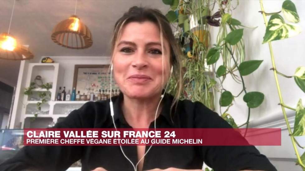 Claire Vallée, première cheffe végan étoilée : "Le végétal offre une palette infinie de saveur" Claire Vallée, première cheffe végan étoilée : "Le végétal offre une palette infinie de saveur"