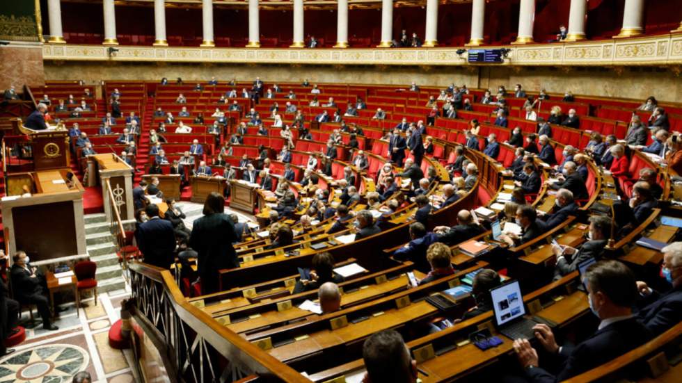 "Séparatismes" : l'Assemblée nationale adopte l'article dit "Samuel Paty"