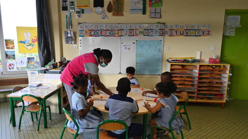 À Abidjan, la France souhaite former 10 000 enseignants africains À Abidjan, la France souhaite former 10 000 enseignants africains