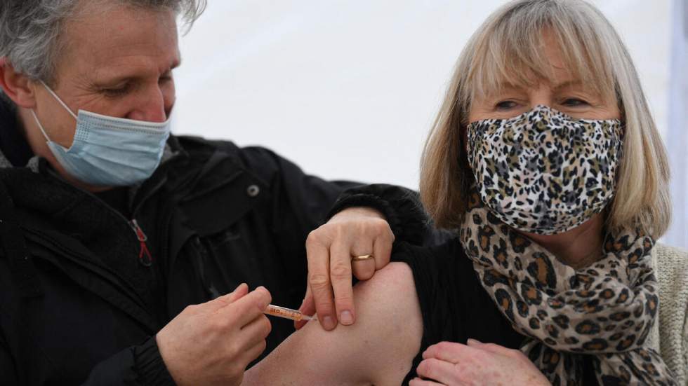 Covid-19 : au Royaume-Uni, 15 millions de personnes ont reçu au moins une dose de vaccin