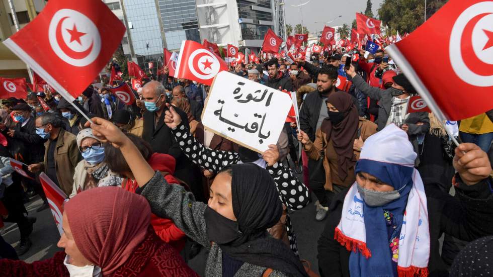 Tunisie : les partisans d'Ennahda se mobilisent en pleine crise politique