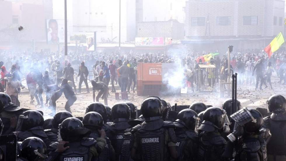 Après des émeutes meurtrières au Sénégal, l'opposition appelle à manifester