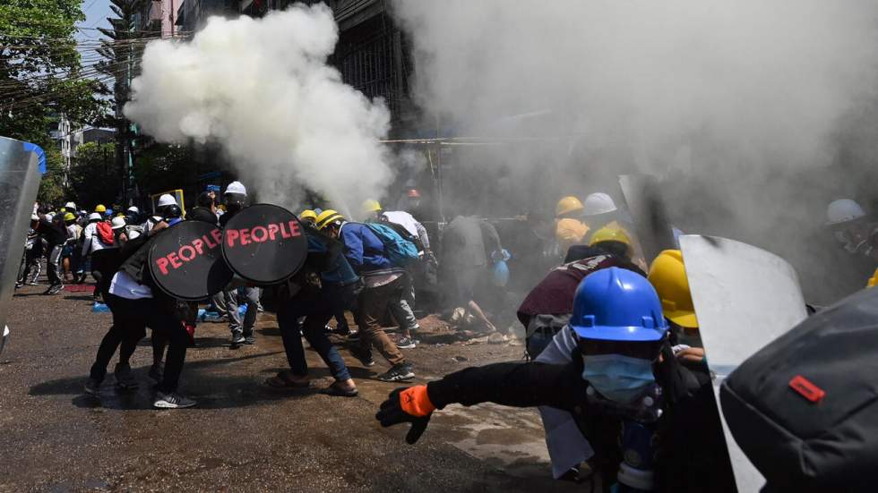 Birmanie : nouveaux raids de la police, les syndicats appellent à la grève