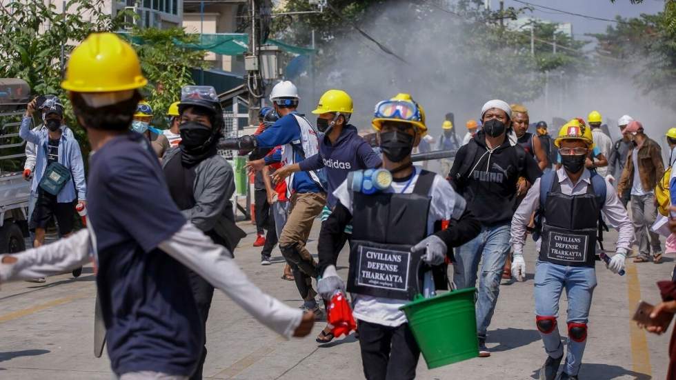 Birmanie : la junte tente de briser le mouvement de désobéissance civile