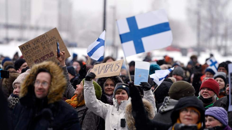 Manifestations contre les mesures sanitaires en Europe : pourquoi les Français sont-ils si sages ?