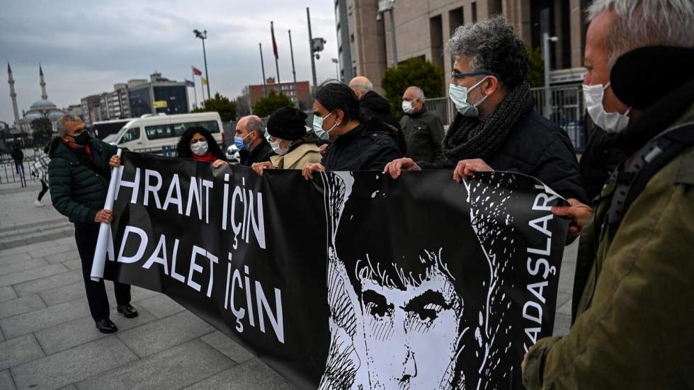 Turquie : des peines de prison à vie pour le meurtre du journaliste Hrant Dink