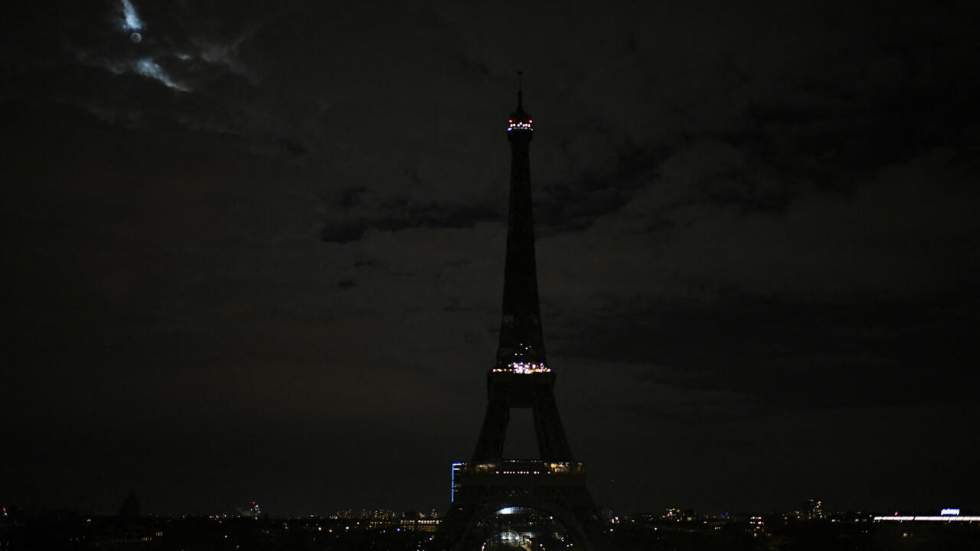 Earth Hour : dans le monde entier, des villes éteignent leurs lumières pour la planète Earth Hour : dans le monde entier, des villes éteignent leurs lumières pour la planète