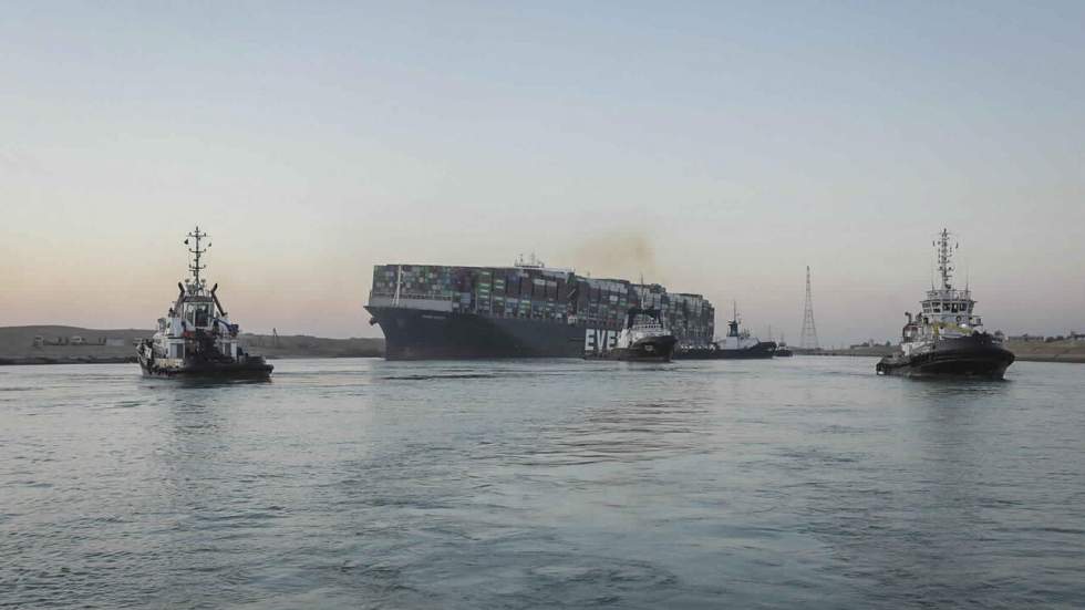 Canal de Suez : le porte-conteneurs "Ever Given" remis à flot, le trafic reprend