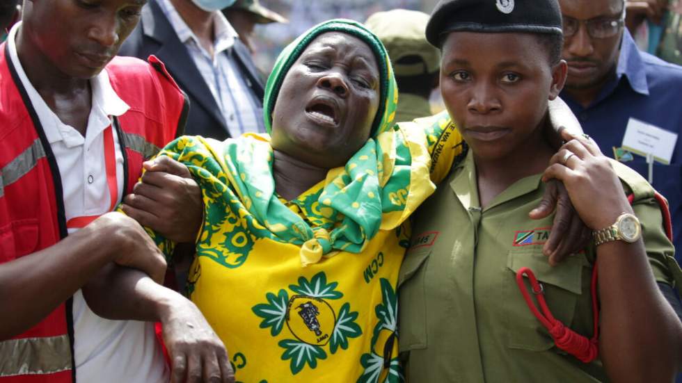 Tanzanie: plus de 40 morts dans une bousculade lors d'un hommage au président Magufuli Tanzanie: plus de 40 morts dans une bousculade lors d'un hommage au président Magufuli