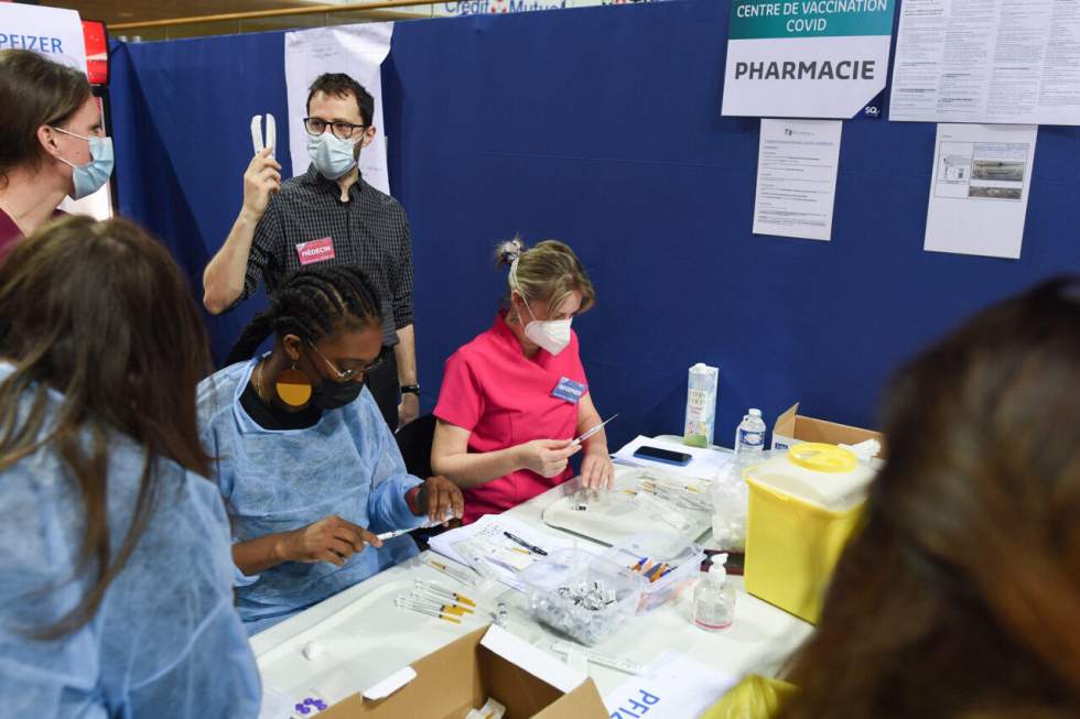 Covid-19 : le vaccinodrome des Yvelines, maillot jaune de la vaccination en France Covid-19 : le vaccinodrome des Yvelines, maillot jaune de la vaccination en France