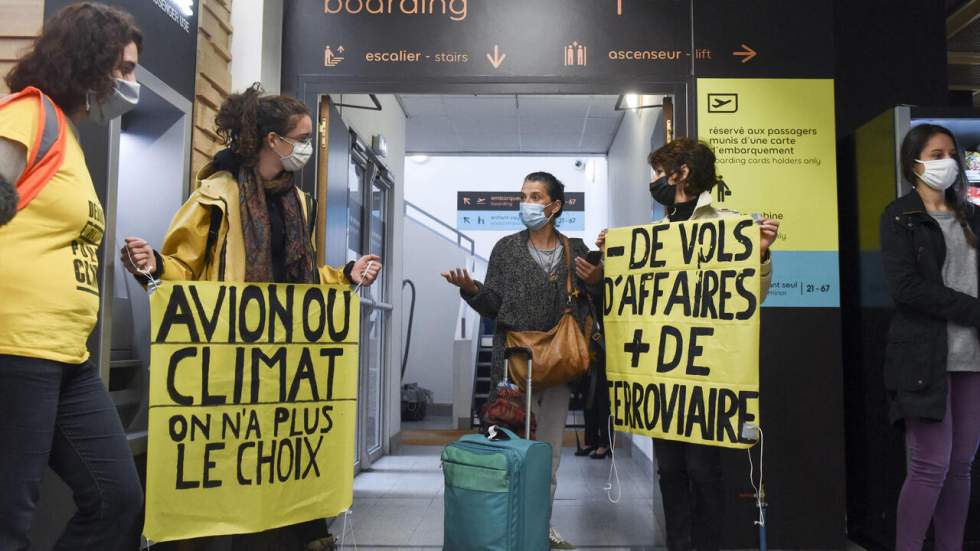 Loi climat : l'Assemblée vote la suppression de certaines lignes aériennes intérieures