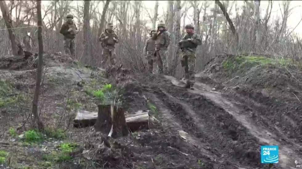 Les soldats ukrainiens sur le pied de guerre face à la Russie