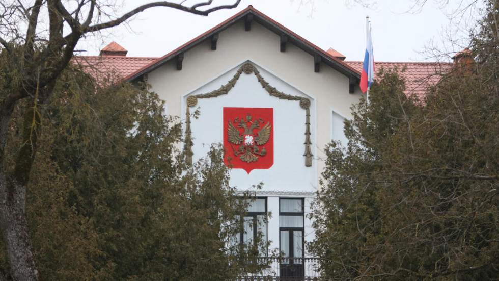 Solidaires de Prague, les pays Baltes expulsent à leur tour quatre diplomates russes Solidaires de Prague, les pays Baltes expulsent à leur tour quatre diplomates russes