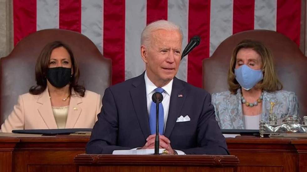 "Les États-Unis repartent de l'avant", salue Joe Biden devant le Congrès