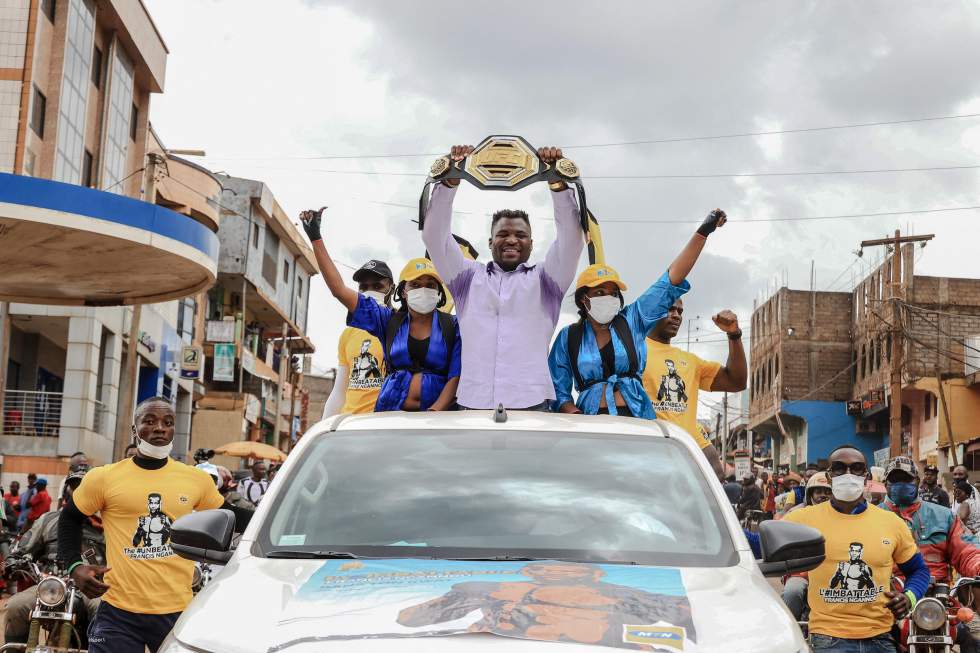 MMA : le retour triomphal de Francis Ngannou dans son village natal au Cameroun