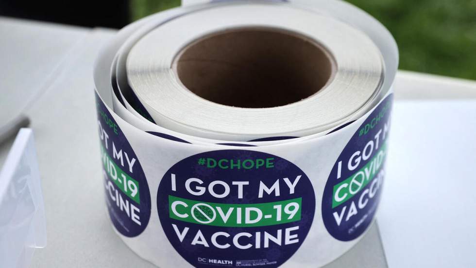 Covid-19 : tour du monde des mesures d’incitation pour se faire vacciner