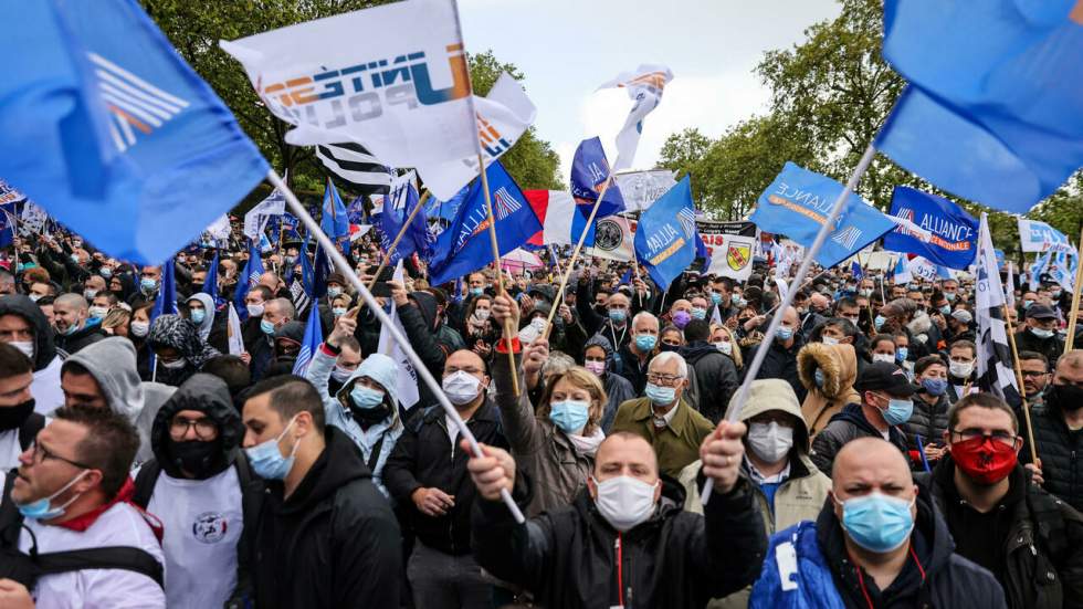 France : des milliers de policiers en colère rassemblés devant l'Assemblée nationale