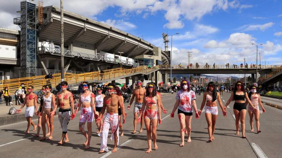 Manifestations massives en Colombie avant des pourparlers avec le président