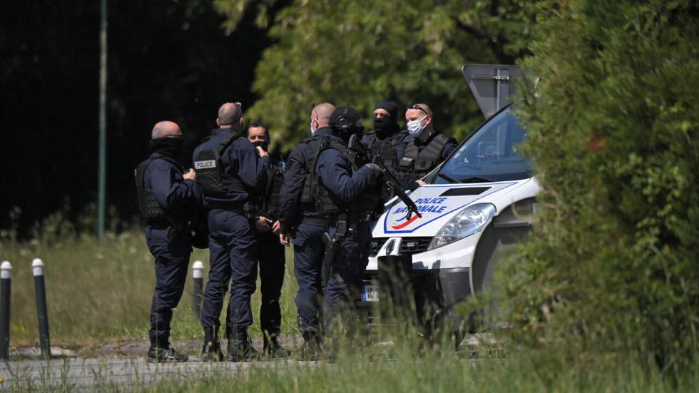 Attaque près de Nantes : une policière gravement blessée, l'assaillant décédé