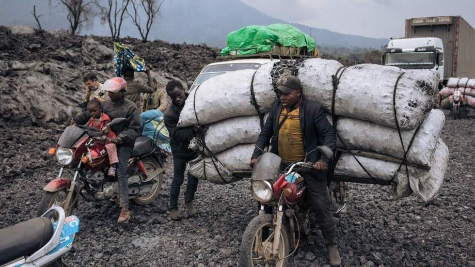 Volcan Nyiragongo en RD Congo : 400 000 déplacés, craintes d'une nouvelle éruption Volcan Nyiragongo en RD Congo : 400 000 déplacés, craintes d'une nouvelle éruption